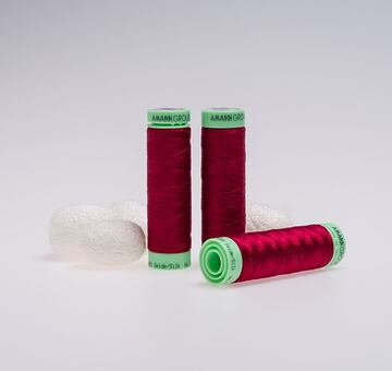 Silk thread, 50m, crimson